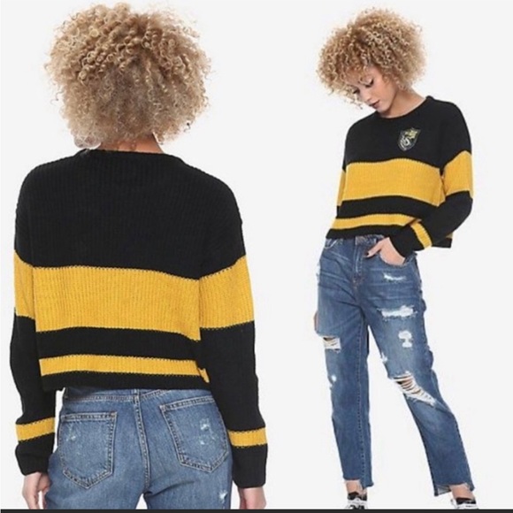 Harry Potter Hot Topic Plus Hufflepuff Quidditch Cropped Oversized Knit Pullover - Picture 2 of 7